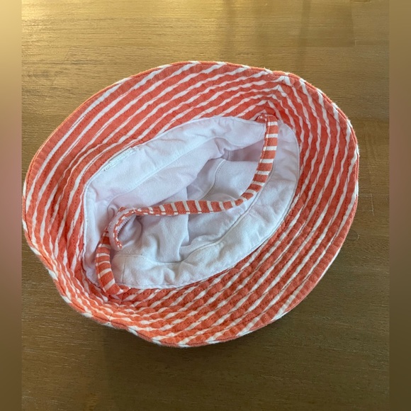 🎀  5 for $30 Old Navy Bucket Hat in White and Orange Stripes 0-6M - Picture 3 of 3